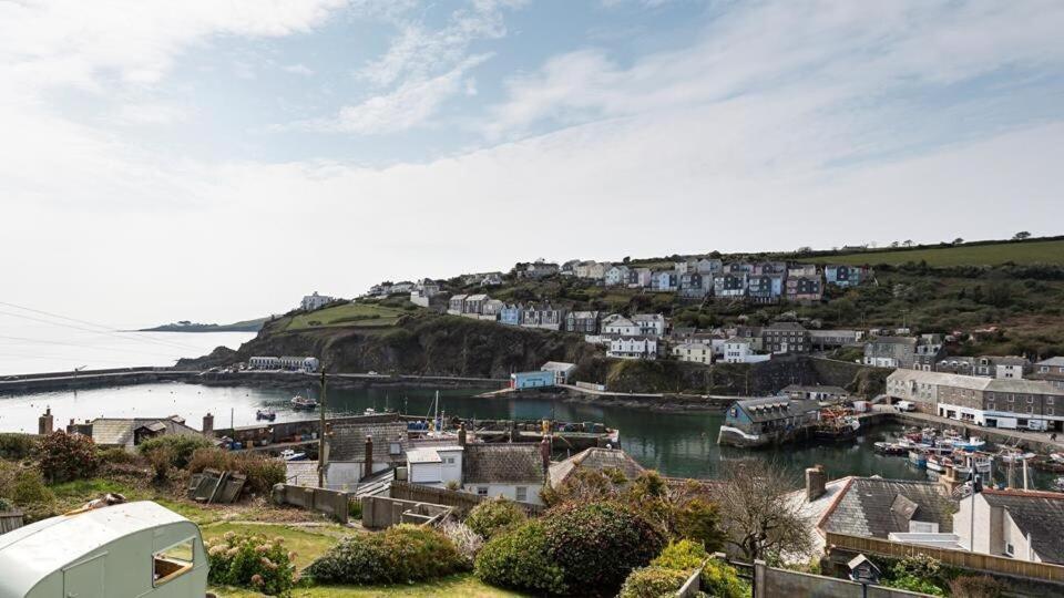 Hipnautic, Mevagissey, Sleeps 6 Holiday home *